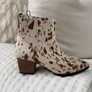 Able Women's Ankle Booties Size 7.5 Calf Hair White Brown Pointed Toe Brazil